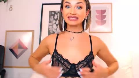 alexandrawooow online show from November 24, 9:28 pm