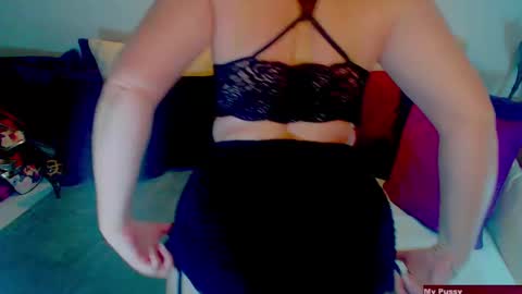 Snapshot of alexine_mcqueen chatting on January 18, 1:19 am Alexine McQueen online show from January 18, 1:19 am