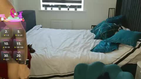 Alexis White online show from April 25, 12:30 pm