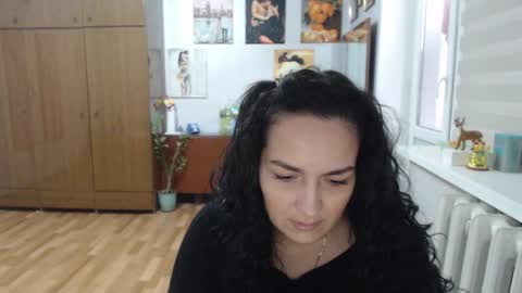 AlexisMillers online show from December 19, 2:09 pm