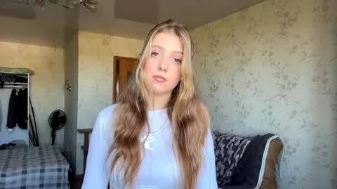 Snapshot of alfrediamalcom chatting on September 17, 7:39 am Maria online show from September 17, 7:39 am