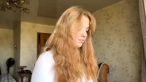 Snapshot of alfrediamalcom chatting on September 25, 8:46 am Maria online show from September 25, 8:46 am