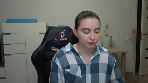 Alice online show from April 26, 7:11 pm