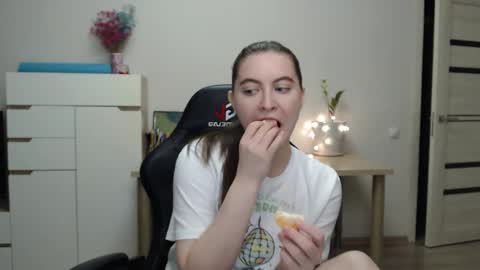 Alice online show from November 30, 5:28 pm