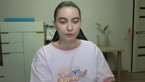 Alice online show from April 10, 8:26 pm