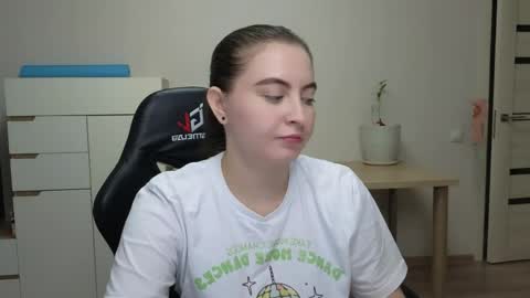 Alice online show from April 23, 4:20 pm