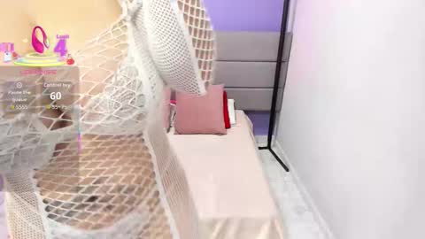 alice_brookss_ online show from January 19, 12:34 pm
