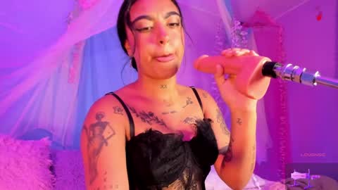 Mey online show from April 22, 2:52 am