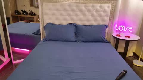 Ur future wife Alice 8 pm - 4 am NY time online show from September 26, 2:20 am