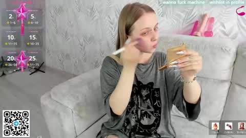 alice_halle online show from April 25, 8:50 am