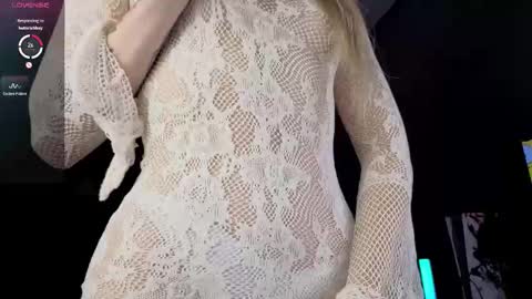 My name is Alice find out about me in the Fansly  online show from December 20, 1:59 pm