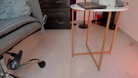 Mistress Alice. online show from March 5, 5:31 pm