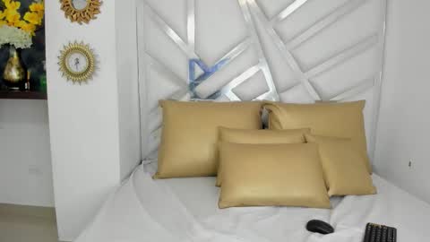 Alice Lux  online show from March 11, 7:05 pm