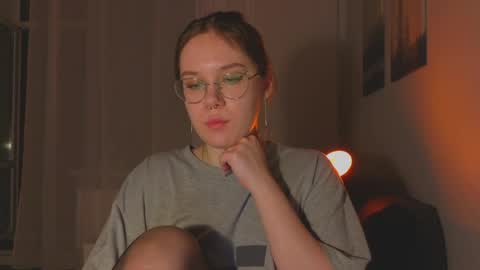 Alice online show from April 5, 7:35 pm