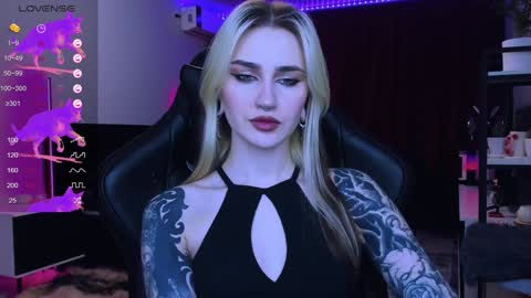Snapshot of alice_specter chatting on January 25, 6:10 pm Alice online show from January 25, 6:10 pm