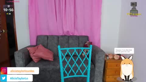 Snapshot of alicebigboobsxxx chatting on February 27, 9:47 pm Juli online show from February 27, 9:47 pm