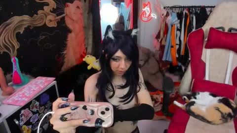 Alice Danger     online show from March 9, 2:15 am