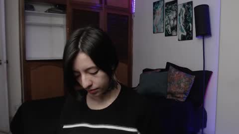 alicee_logan_ online show from October 13, 2:25 am