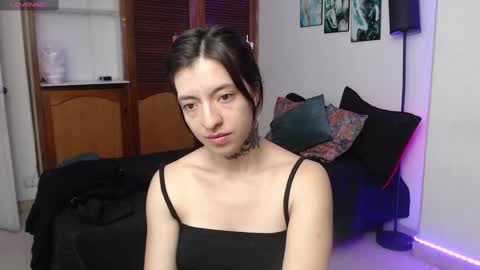 alicee_logan_ online show from September 19, 2:54 am