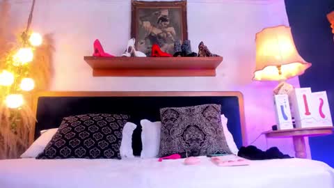 Snapshot of alicee_milf_ chatting on March 6, 11:03 am Aleja online show from March 6, 11:03 am