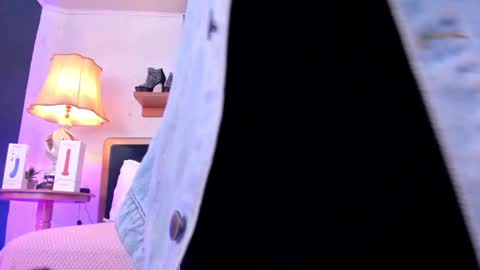 Snapshot of alicee_milf_ chatting on February 25, 11:10 am Aleja online show from February 25, 11:10 am