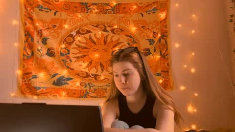 Alice online show from April 19, 5:07 am