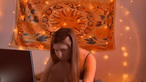 Alice online show from April 23, 12:29 pm