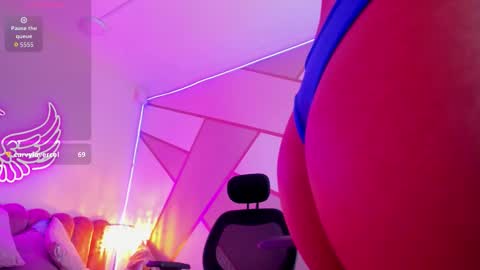 Alice online show from December 14, 8:47 pm