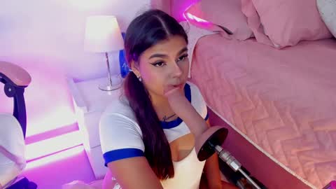 A L I C E  T H U N D E R online show from October 2, 5:01 am