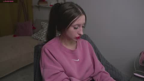 alicewallflower online show from April 26, 9:12 pm