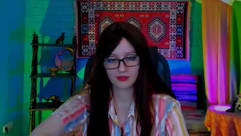 Snapshot of alicewelch_ chatting on October 12, 9:33 am alicewelch_ online show from October 12, 9:33 am