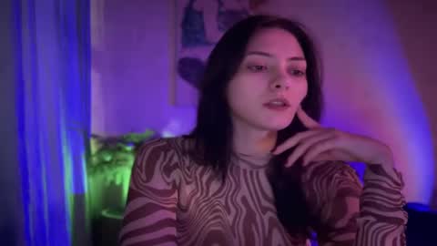 Alicewhispers online show from January 3, 7:29 pm