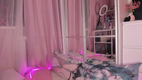 from wonderland online show from November 29, 5:39 pm