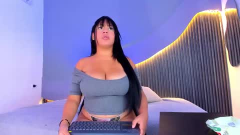 Snapshot of alicia_20_ chatting on February 13, 4:32 am Alice online show from February 13, 4:32 am