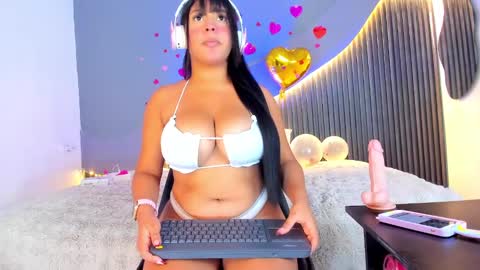 Snapshot of alicia_20_ chatting on February 16, 3:26 am Alice online show from February 16, 3:26 am