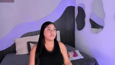 Snapshot of alicia_20_ chatting on September 25, 6:17 pm Alice online show from September 25, 6:17 pm