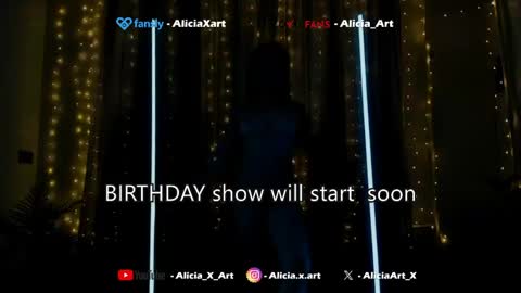 Alicia online show from April 25, 2:14 pm