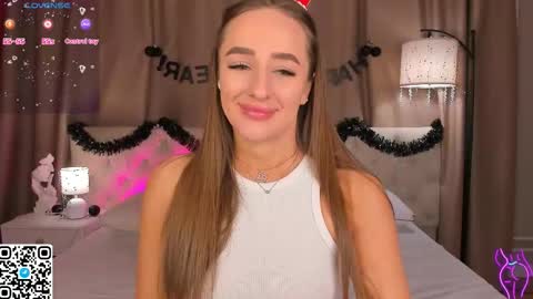 Mia online show from December 19, 2:27 am