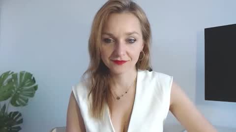 Alicia online show from April 2, 6:44 am