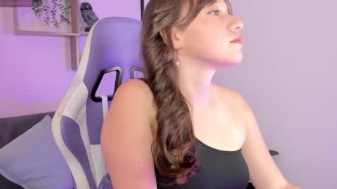Snapshot of aliciamoonx chatting on October 14, 11:46 am aliciamoonx online show from October 14, 11:46 am