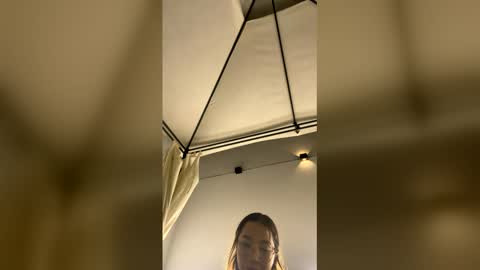 Alicia  online show from June 8, 1:01 am