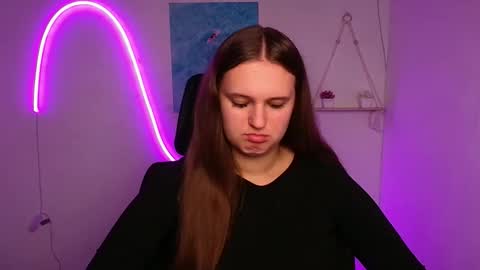 Snapshot of alicie_dream_ chatting on October 10, 12:32 pm Alicie online show from October 10, 12:32 pm