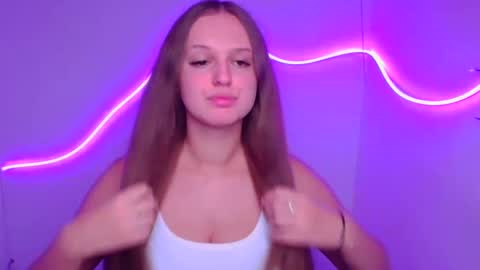 Snapshot of alicie_dream_ chatting on September 18, 11:20 am Alicie online show from September 18, 11:20 am