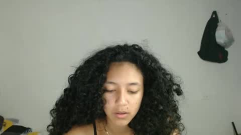 Snapshot of alicie_sexy_hot_20 chatting on February 22, 5:55 am ana online show from February 22, 5:55 am