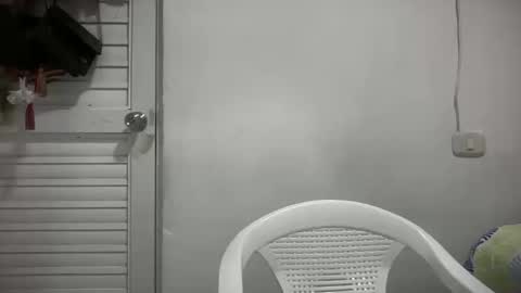 Snapshot of alicie_shy1 chatting on October 17, 2:48 am alicie online show from October 17, 2:48 am