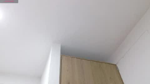 aliciia_23 online show from April 22, 11:02 pm