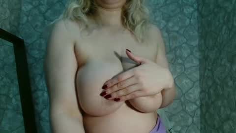 Snapshot of alidaalida2 chatting on February 16, 9:48 pm alidaalida2 online show from February 16, 9:48 pm