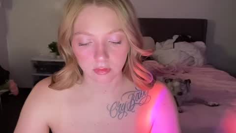 spaceprincess online show from April 15, 1:39 am