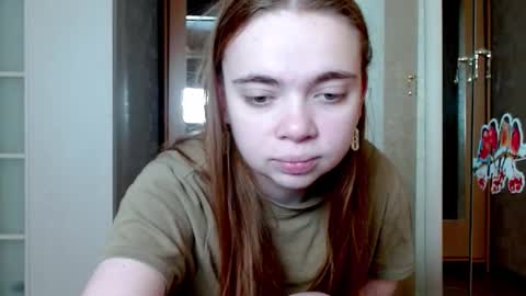 Snapshot of aliiice_stone chatting on December 5, 5:06 pm Alice online show from December 5, 5:06 pm