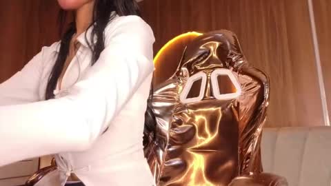 alina_b_ online show from April 22, 9:01 pm